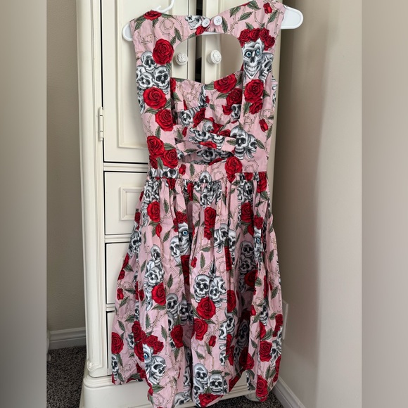 1950 style roses & skulls dress - Picture 3 of 4